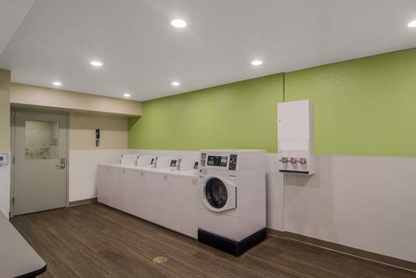 Amenities - WoodSpring Suites Orange Park