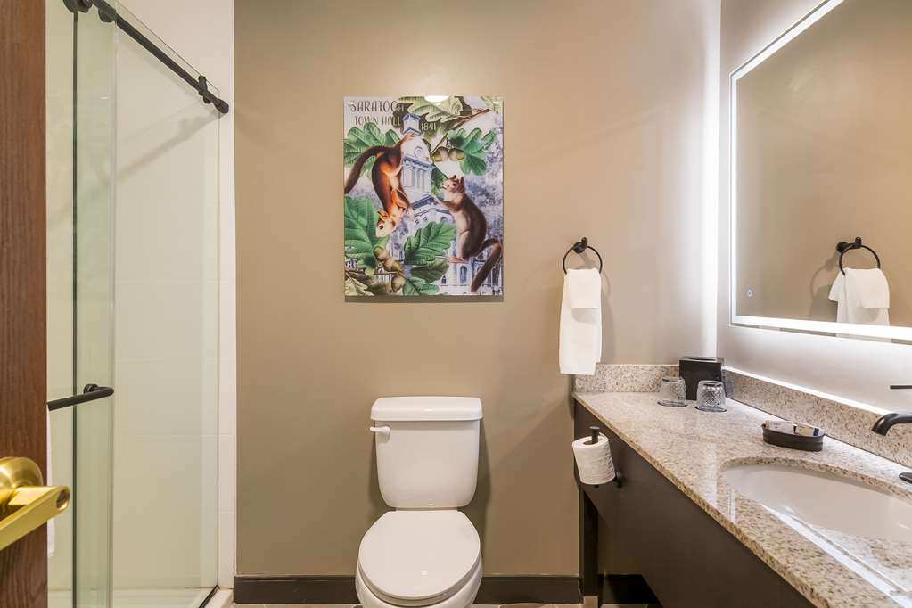 THE HOTEL SARATOGA AN ASCEND COLLEC-guestroom-Guest Room,Bathroom,On-Site.jpg