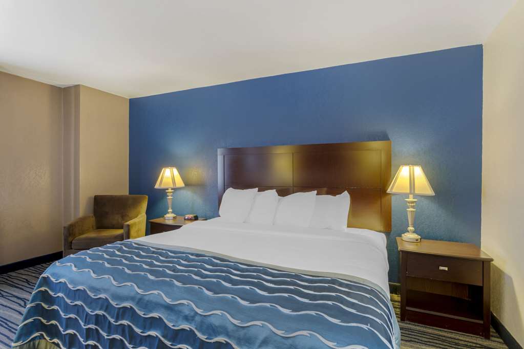 COMFORT INN AND SUITES BRENTWOOD --guestroom-Guest Room,On-Site.jpg