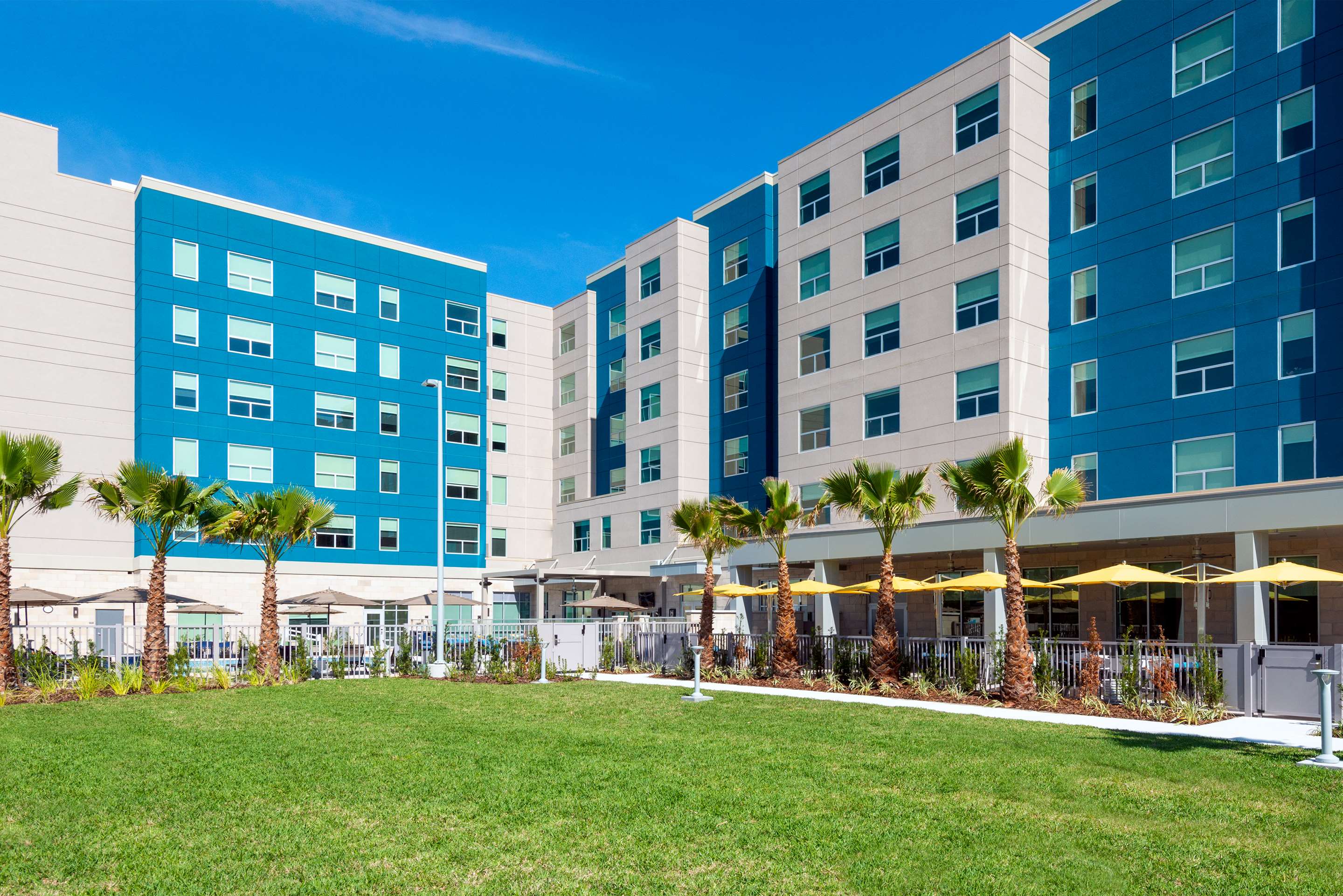Patio Terrace | Hyatt House Orlando Airport
