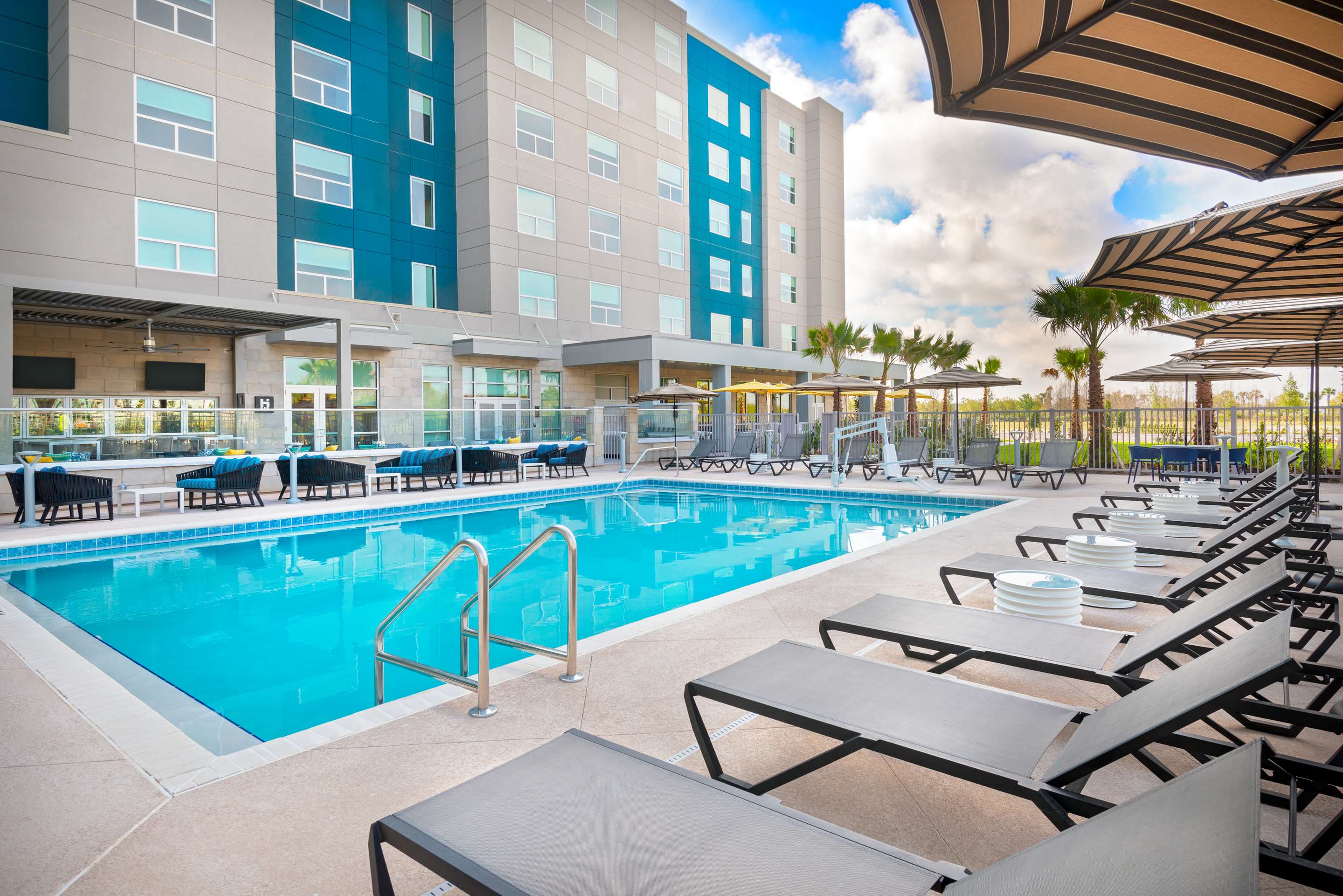 Pool | Hyatt House Orlando Airport