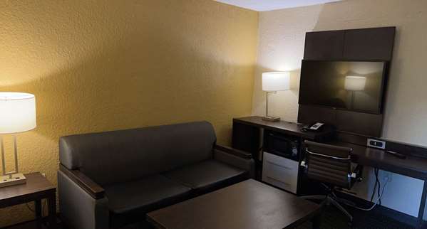  - SureStay Plus Hotel by Best Western Vero Beach - I-95, Exit 147