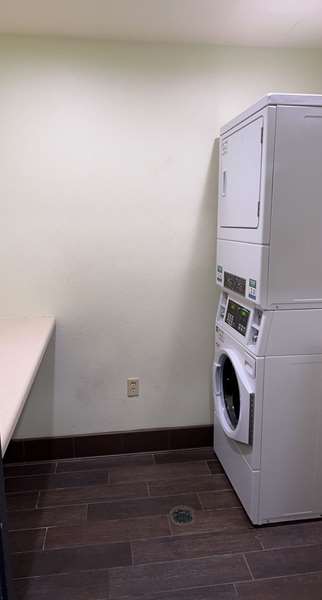  - SureStay Plus Hotel by Best Western Vero Beach - I-95, Exit 147