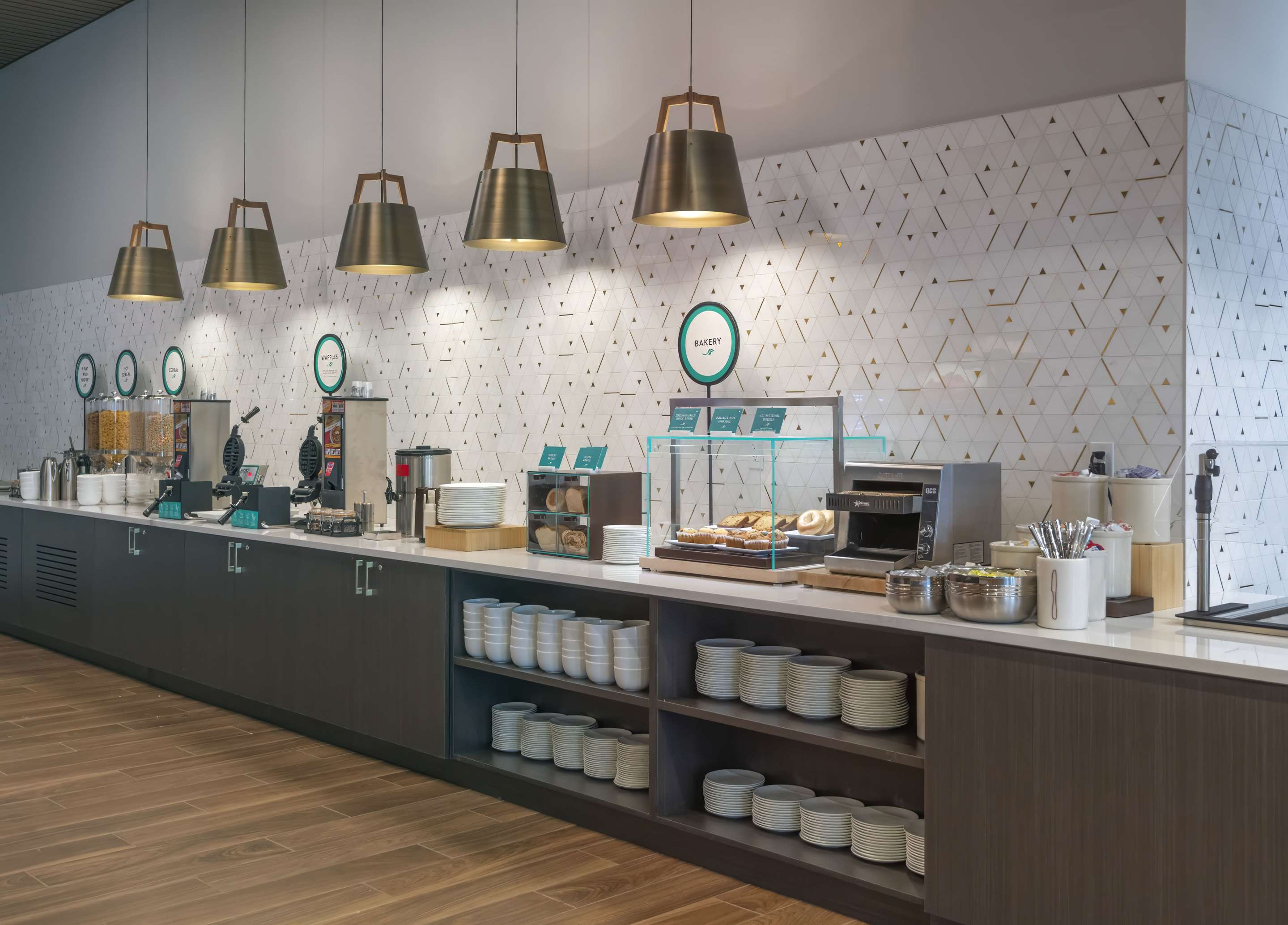 Breakfast Area | Embassy Suites By Hilton Asheville Downtown