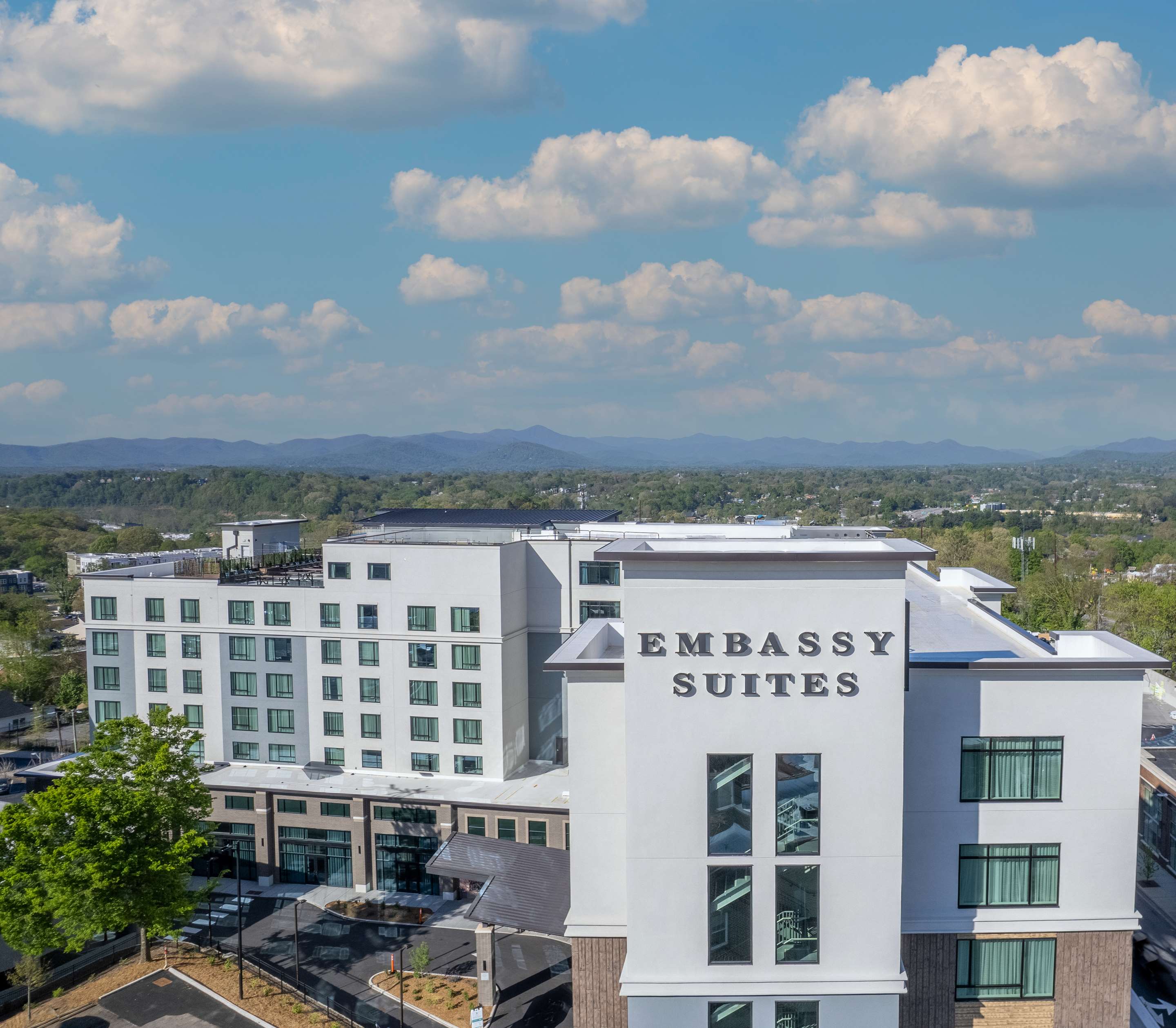 Exterior | Embassy Suites By Hilton Asheville Downtown