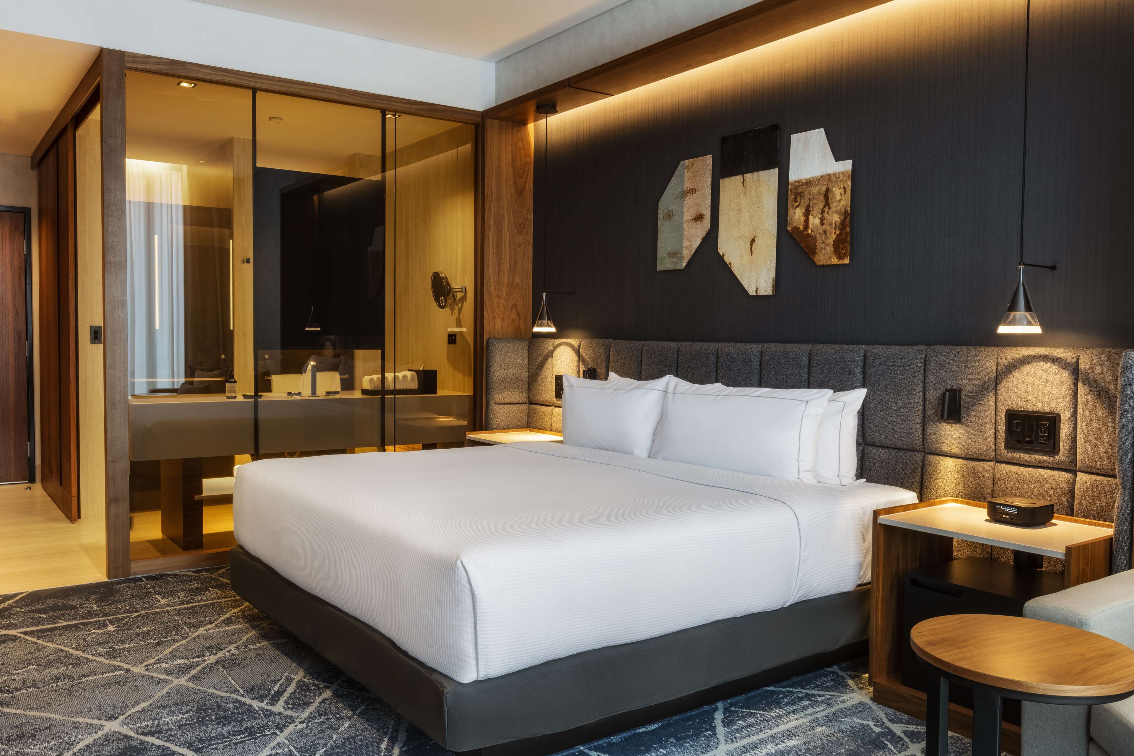 Hilton Monterrey Room Type - 1 KING ACC W/ RI SHWR