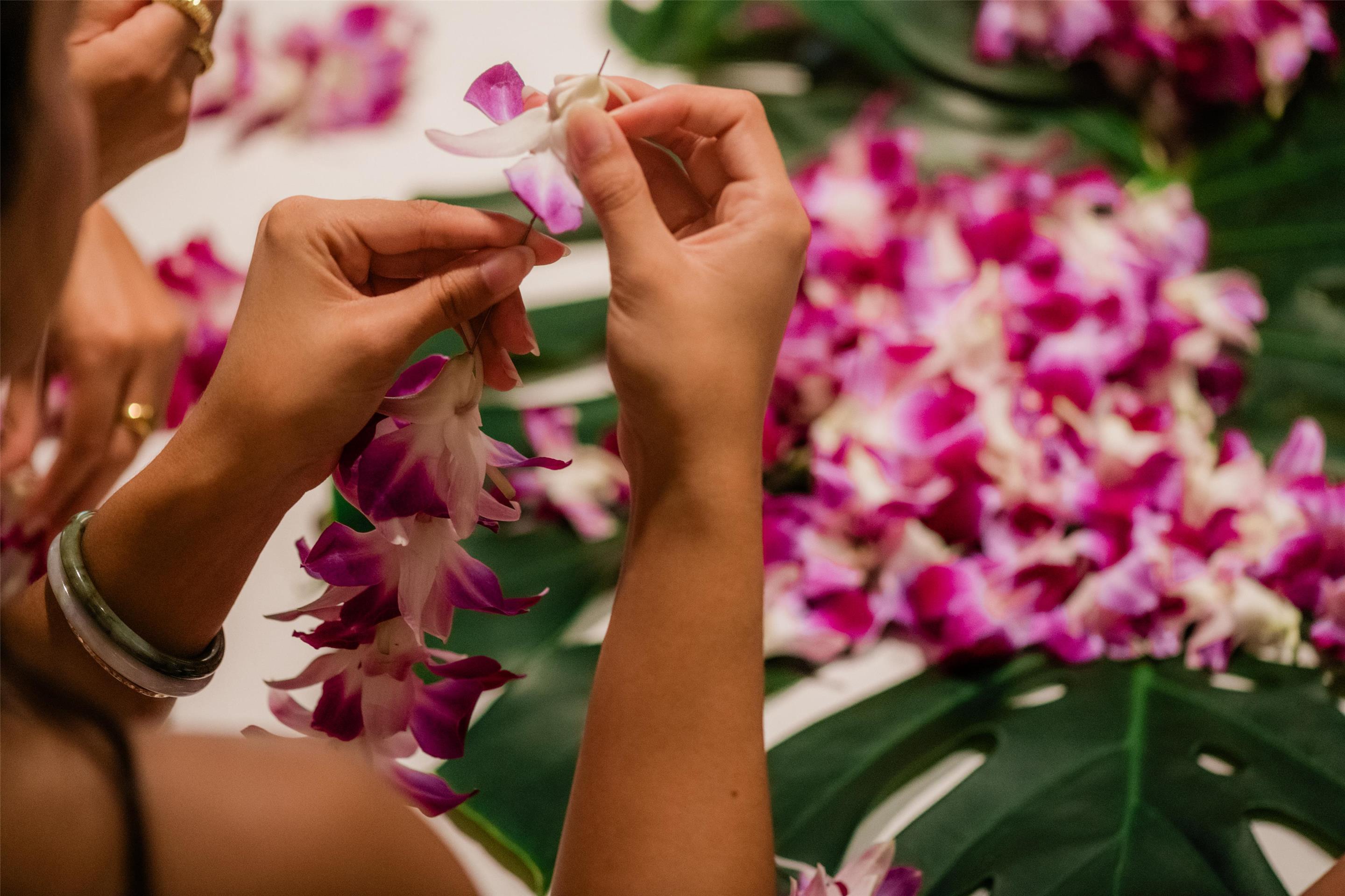 Signature Experience, Lei Making