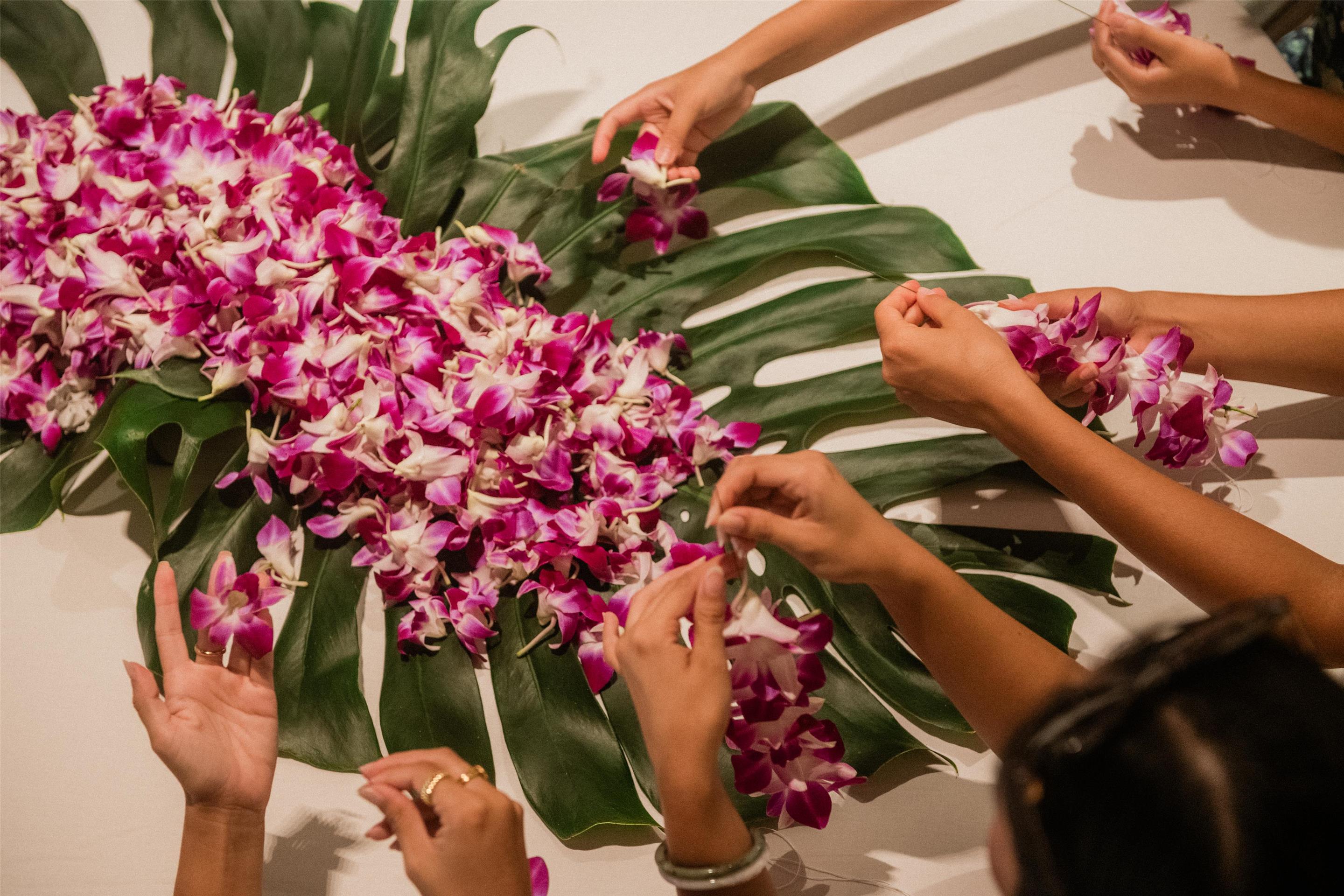 Signature Experience, Lei Making