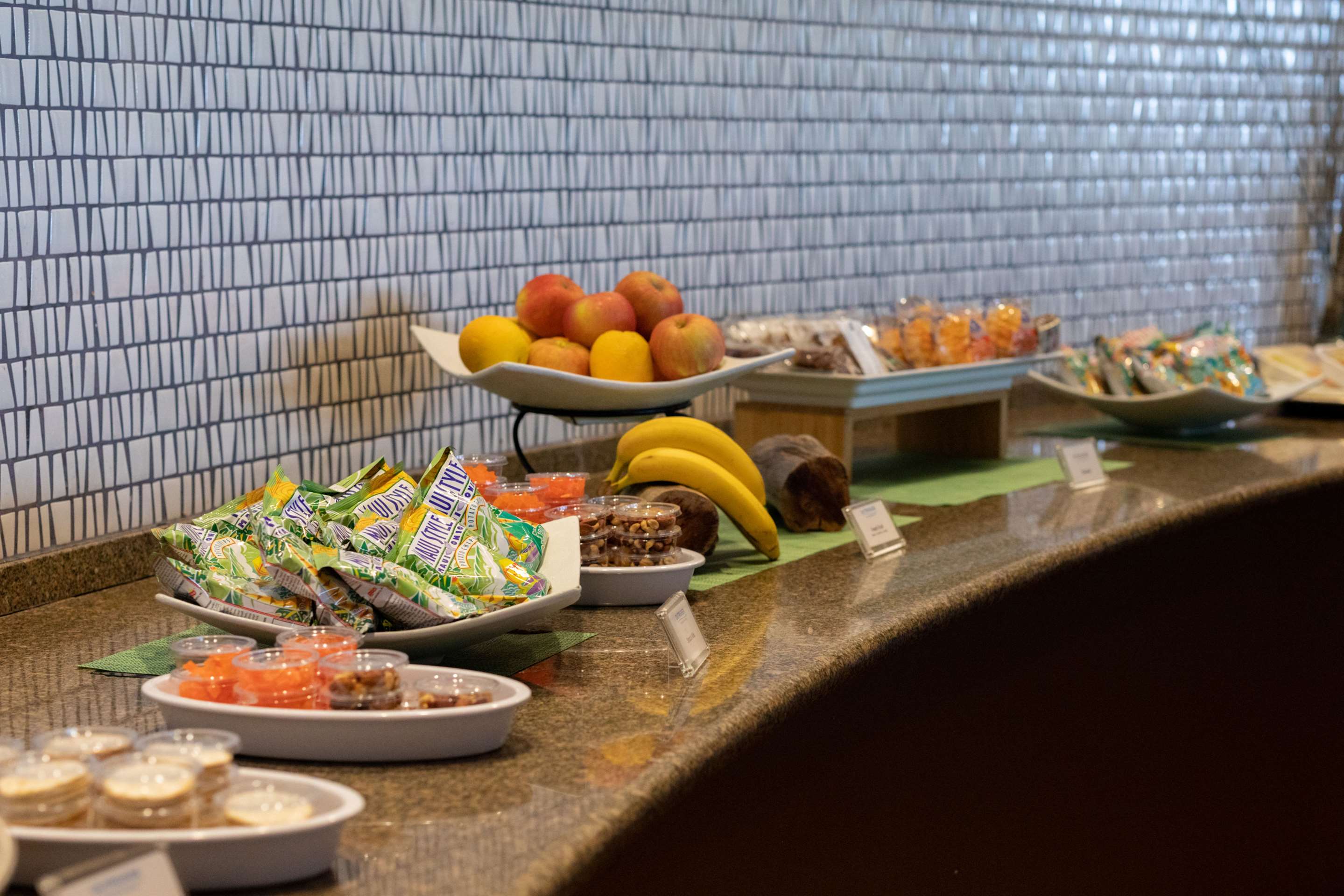 Voyager 47 Club Lounge | OUTRIGGER Kona Resort and Spa