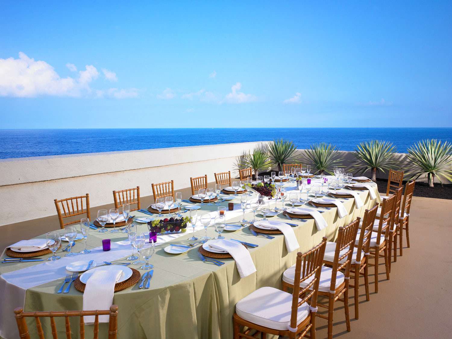Wedding - Club Deluxe Oceanfront Suite Retreat Lanai Function | OUTRIGGER Kona Resort and Spa