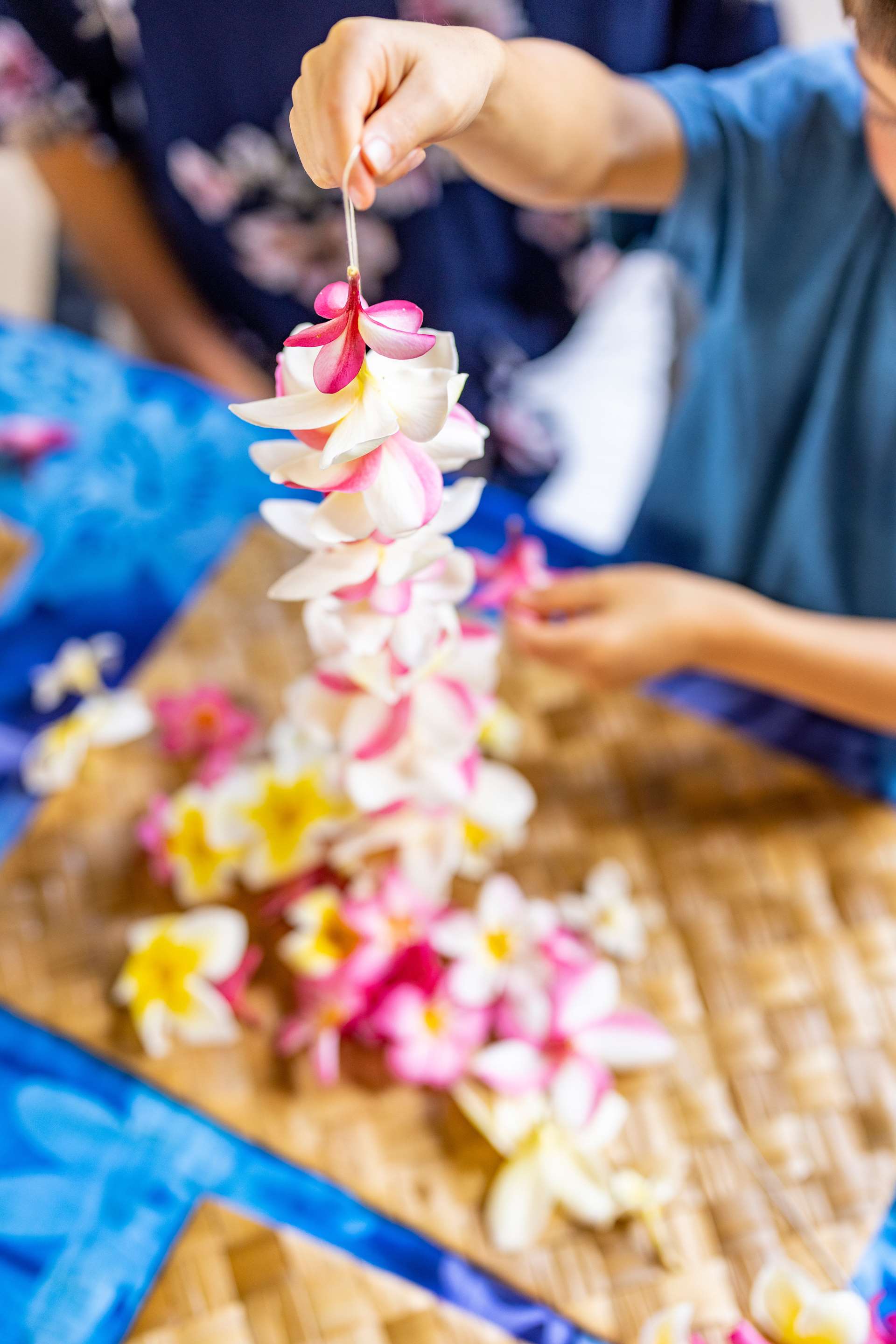 Lei Making | OUTRIGGER Kona Resort and Spa