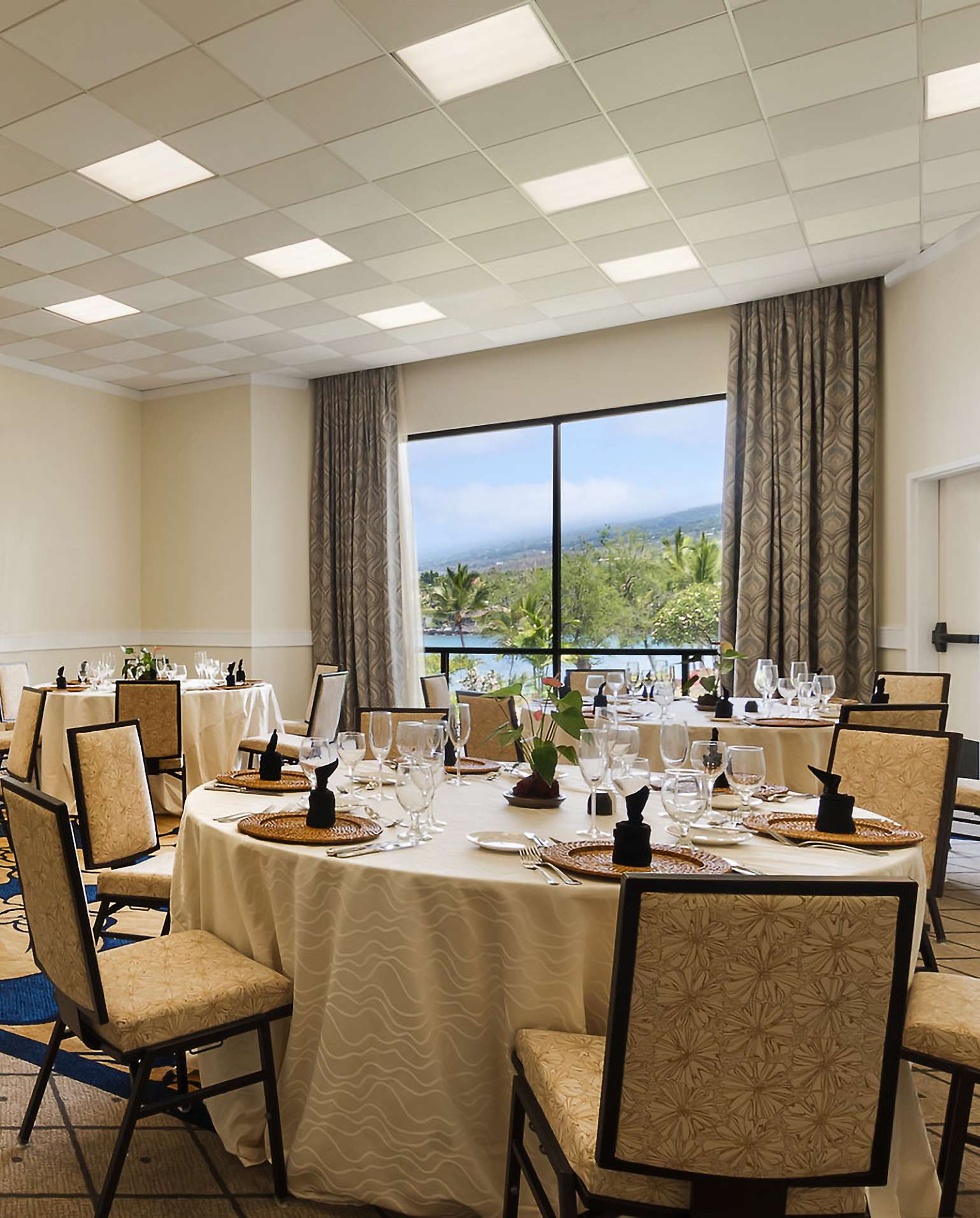 Bayview Ballroom | OUTRIGGER Kona Resort and Spa