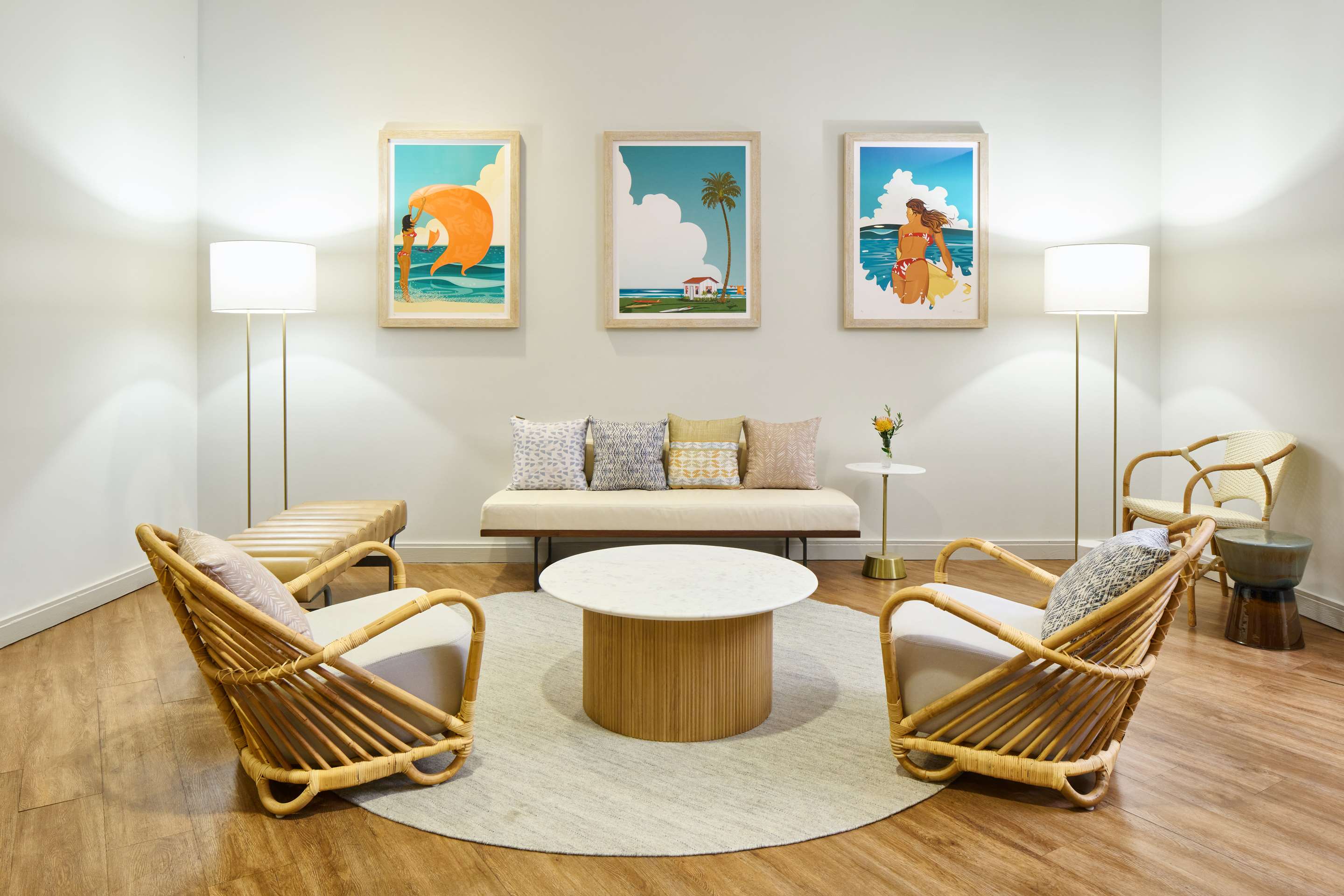 Voyager 47 Club Lounge | OUTRIGGER Kona Resort and Spa