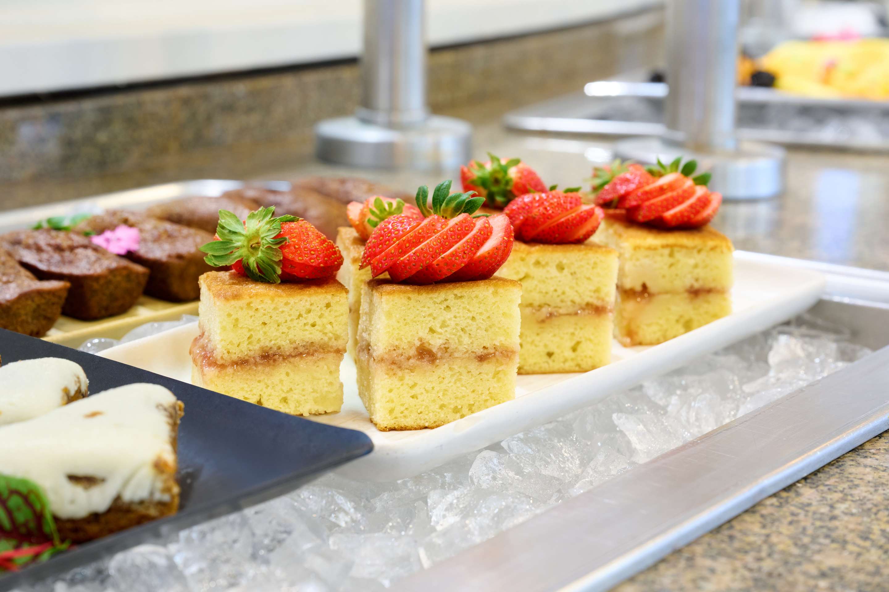 Voyager 47 Club Lounge | OUTRIGGER Kona Resort and Spa