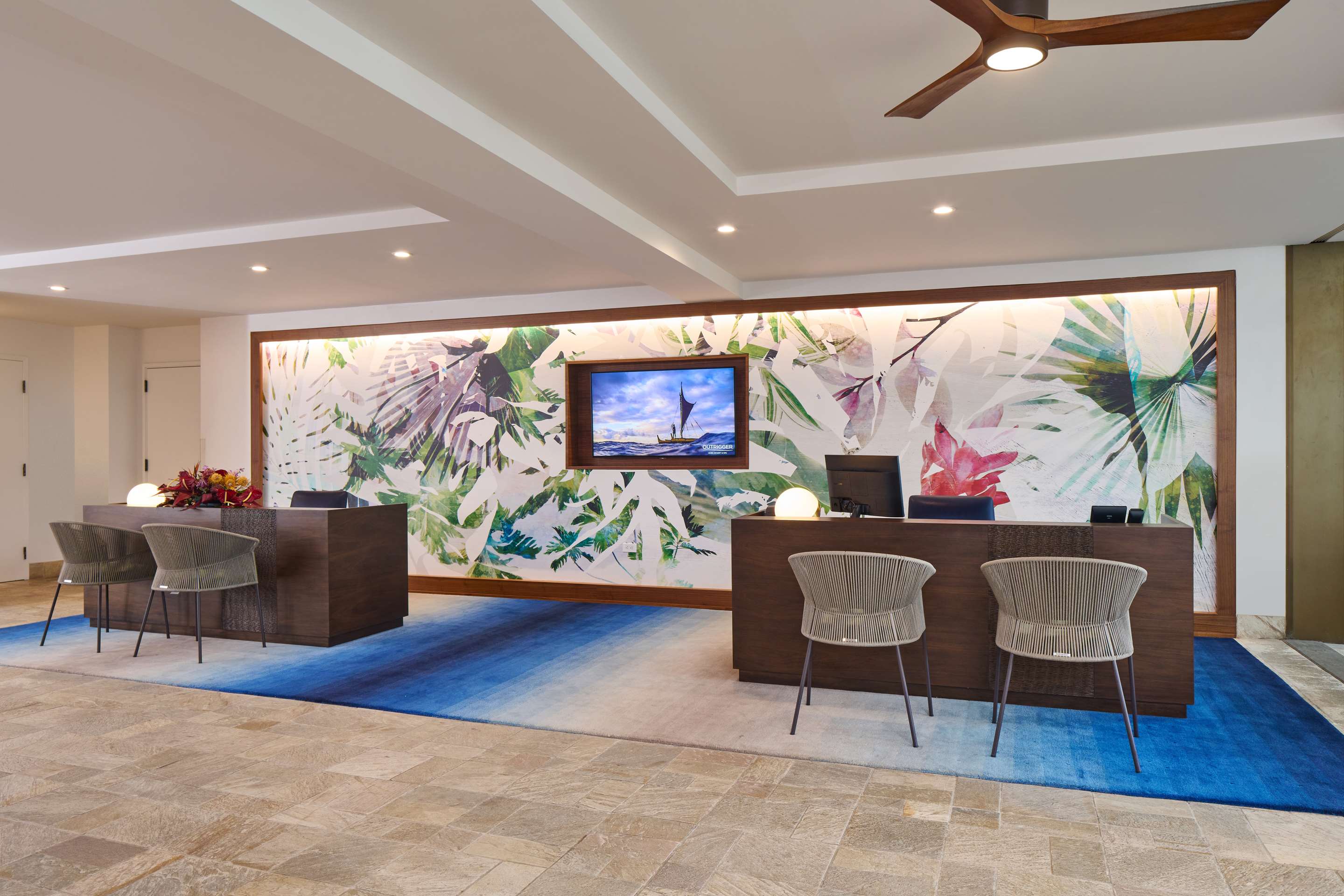 Lobby Activities Desk | OUTRIGGER Kona Resort and Spa