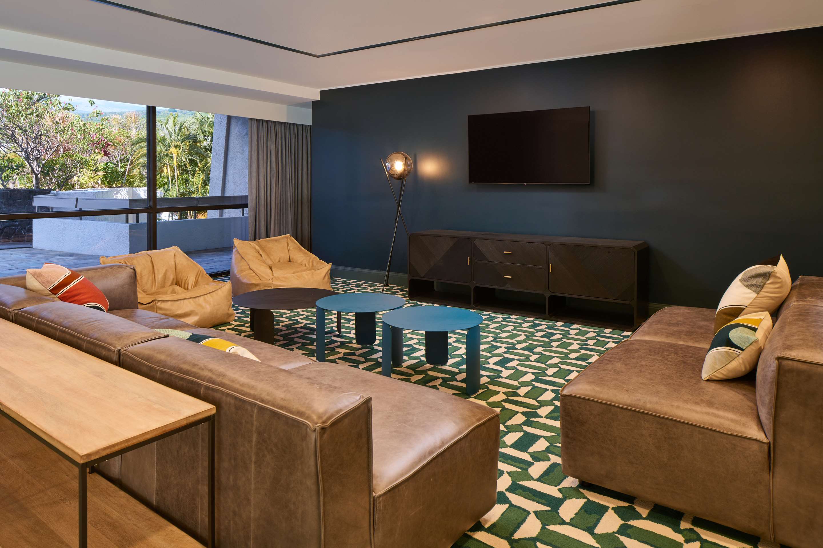 Nalu Lounge | OUTRIGGER Kona Resort and Spa