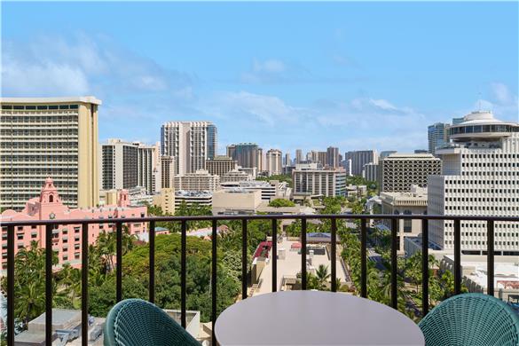 Waikiki View 1 Queen Bed, photo 1