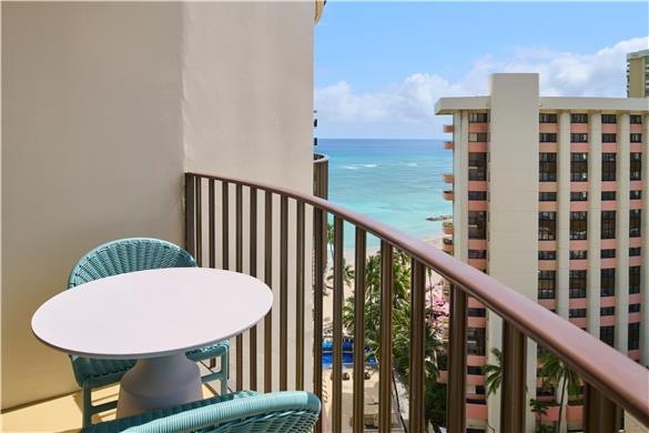 Club Partial Ocean View 1 Full Bed