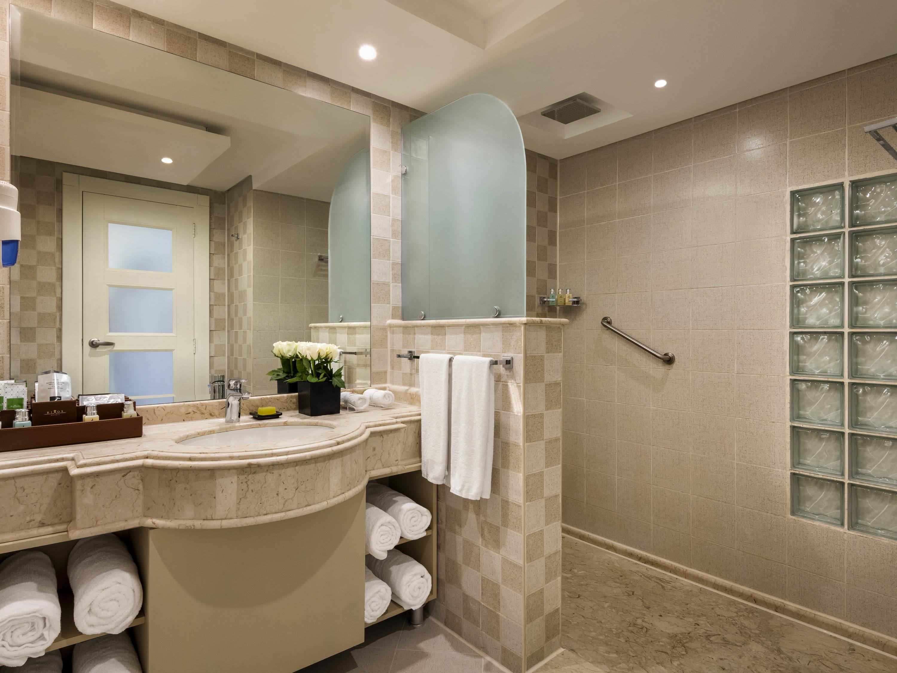 RIXOS PREMIUM SEAGATE Room Type - Superior Room Aqua King Bed