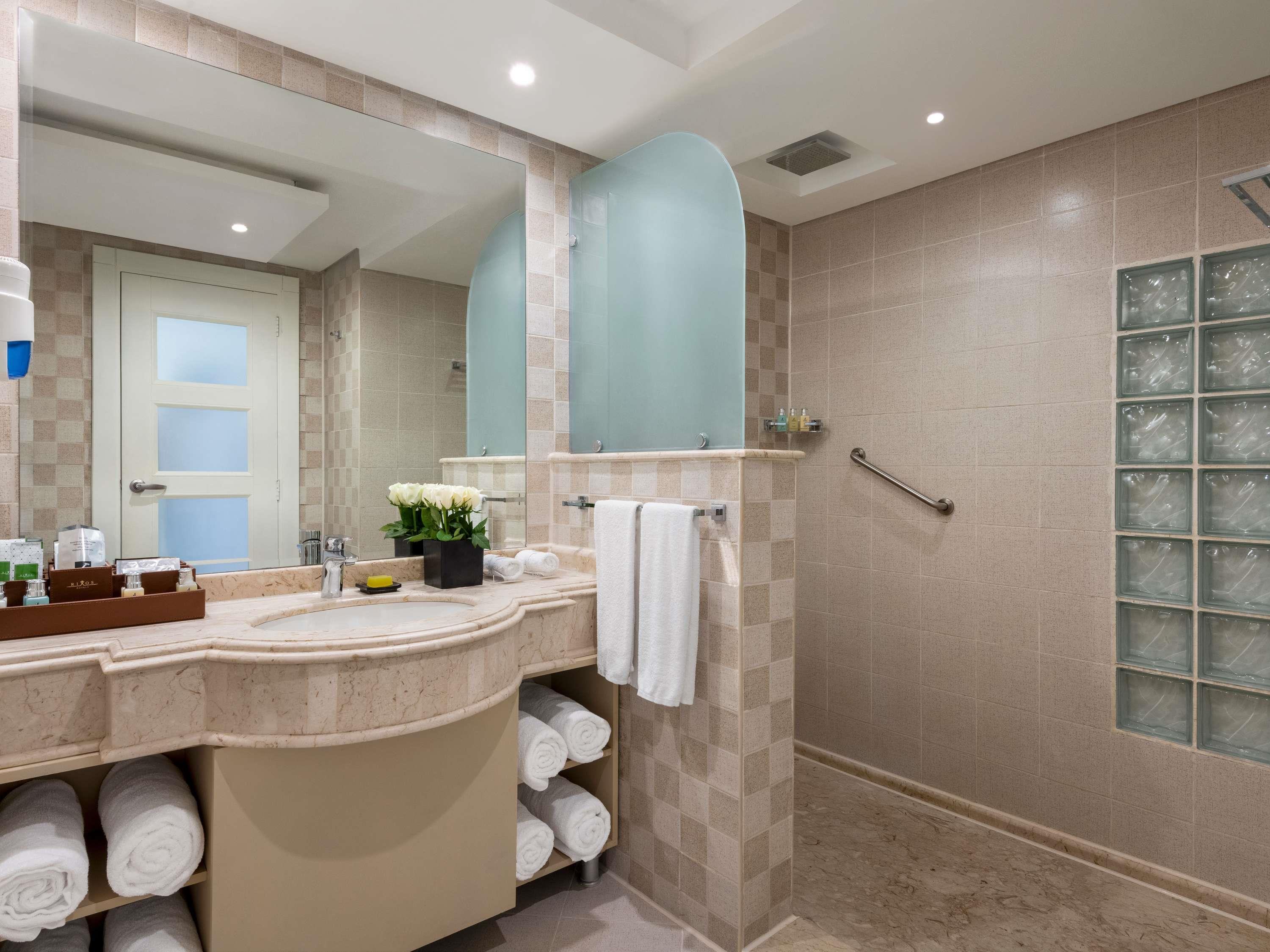 RIXOS PREMIUM SEAGATE Room Type - Superior Room Aqua King Bed