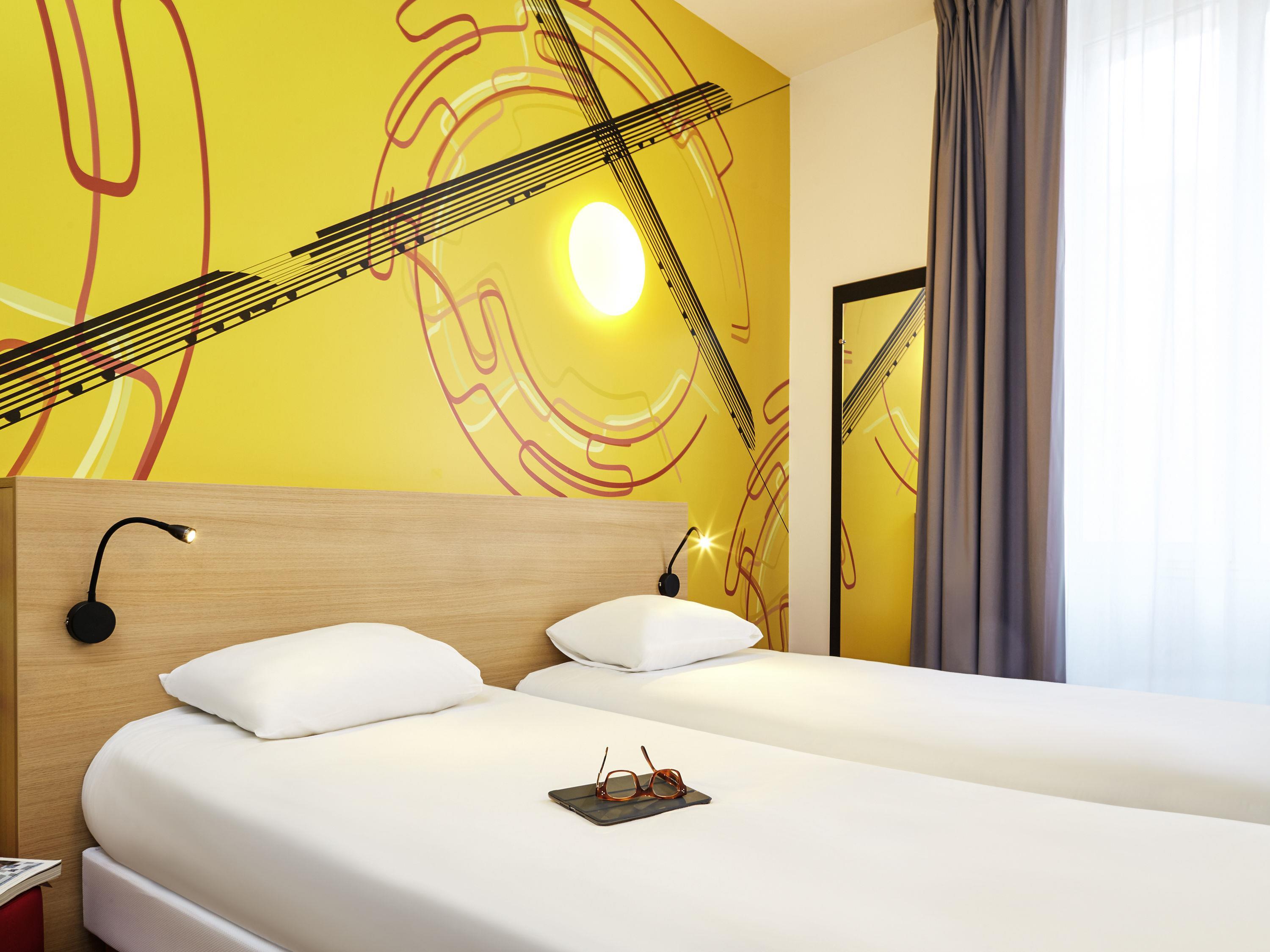 ibis Styles Marseille Gare Saint-Charles Room Type - Standard Room with 2 single beds