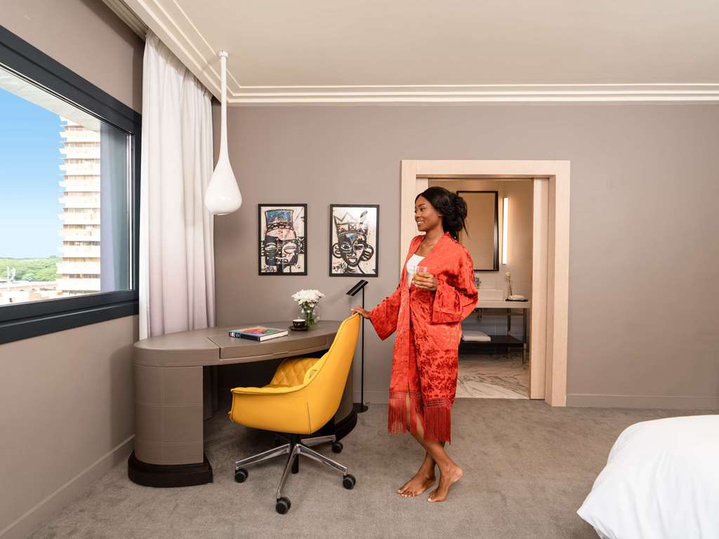Mövenpick Hotel Abidjan-guestroom-Guest Room,On-Site.jpg