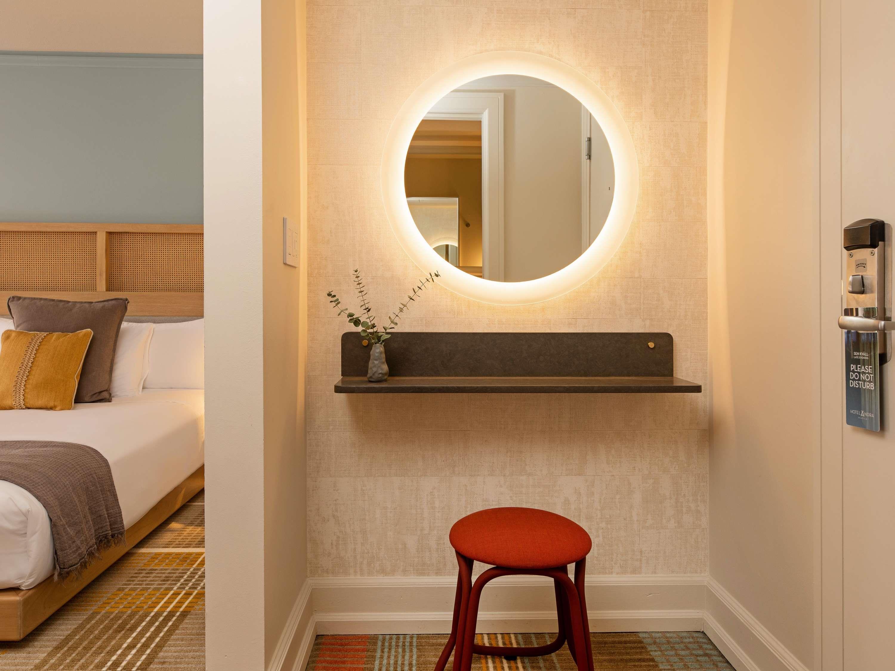 Andra Hotel Seattle - MGallery Collection Room Type - DELUXE ROOM, 2 Queen, 400 SF, 37 SM, Cityview, Nespresso, Walk-in Closet