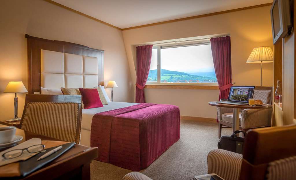TALBOT HOTEL CLONMEL-guestroom-Guest Room,On-Site.jpg