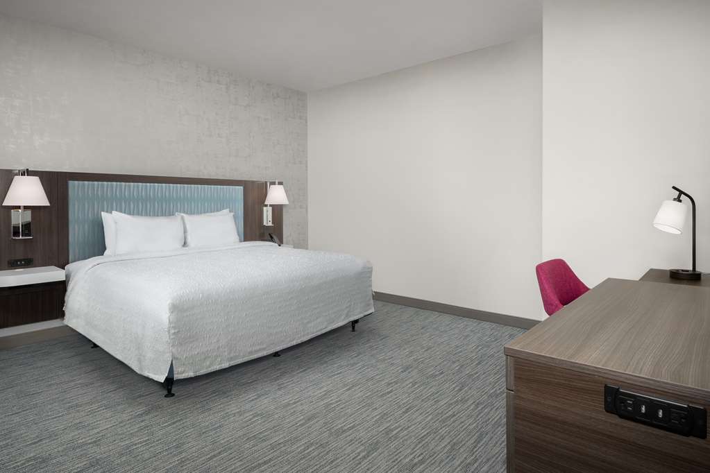Hampton Inn by Hilton Delray Beach Room Type - 1K MOB HR ACC TUB STU BALC