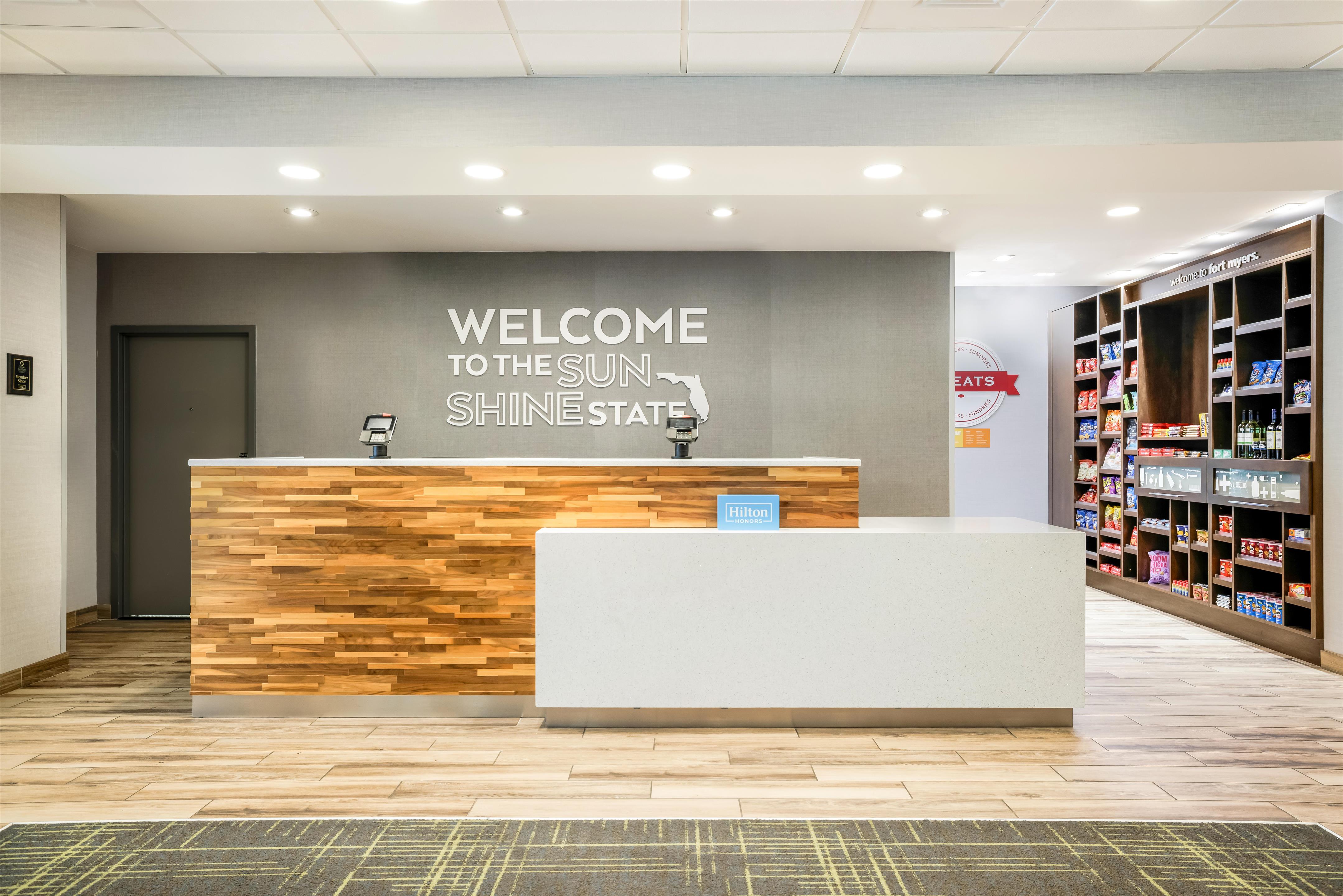 Reception | Hampton Inn Fort Myers Downtown