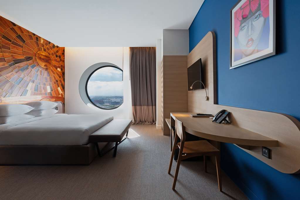 SUN AND MOON RIVERSIDE HOTEL-guestroom-Guest Room,On-Site.jpg