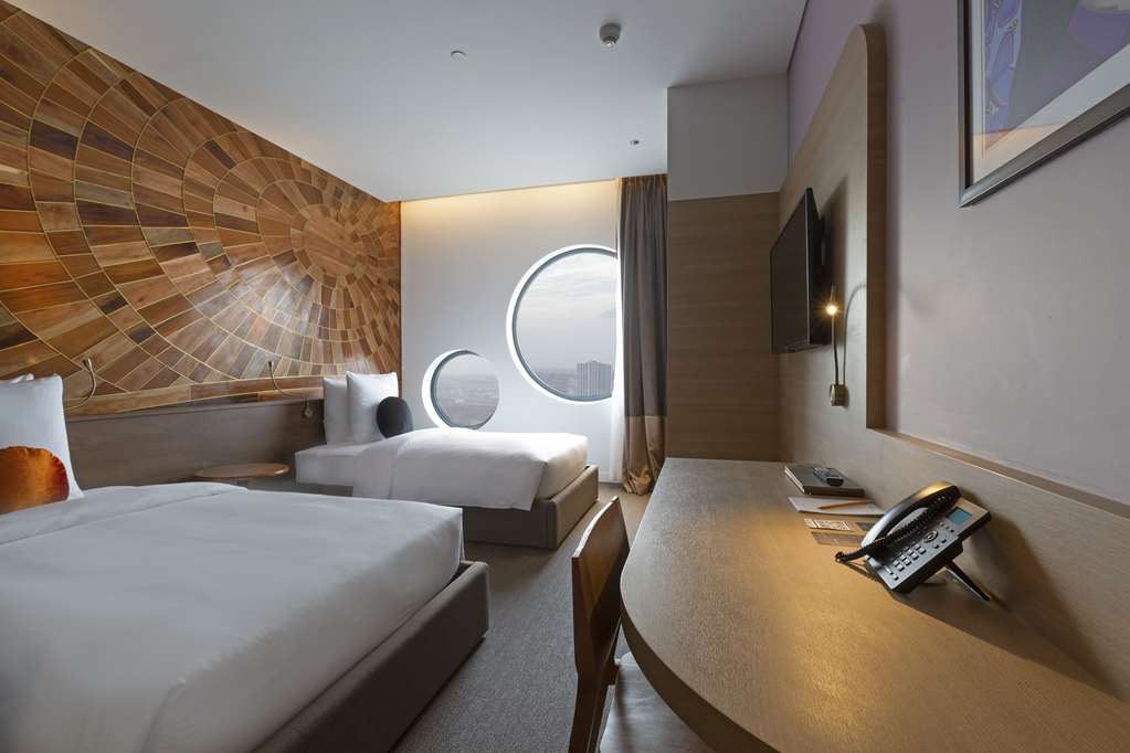 SUN & MOON, Riverside Hotel