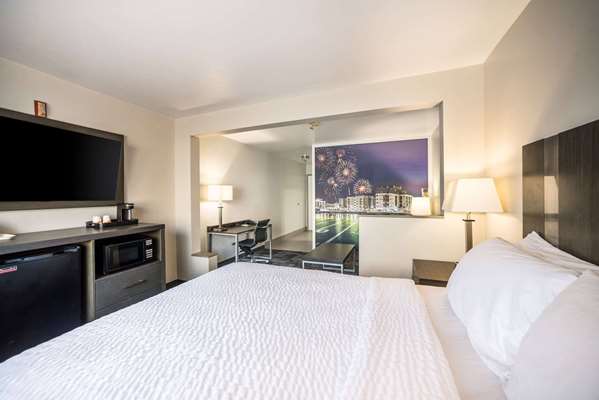 1 King Bed, Studio Suite, Non-Smoking