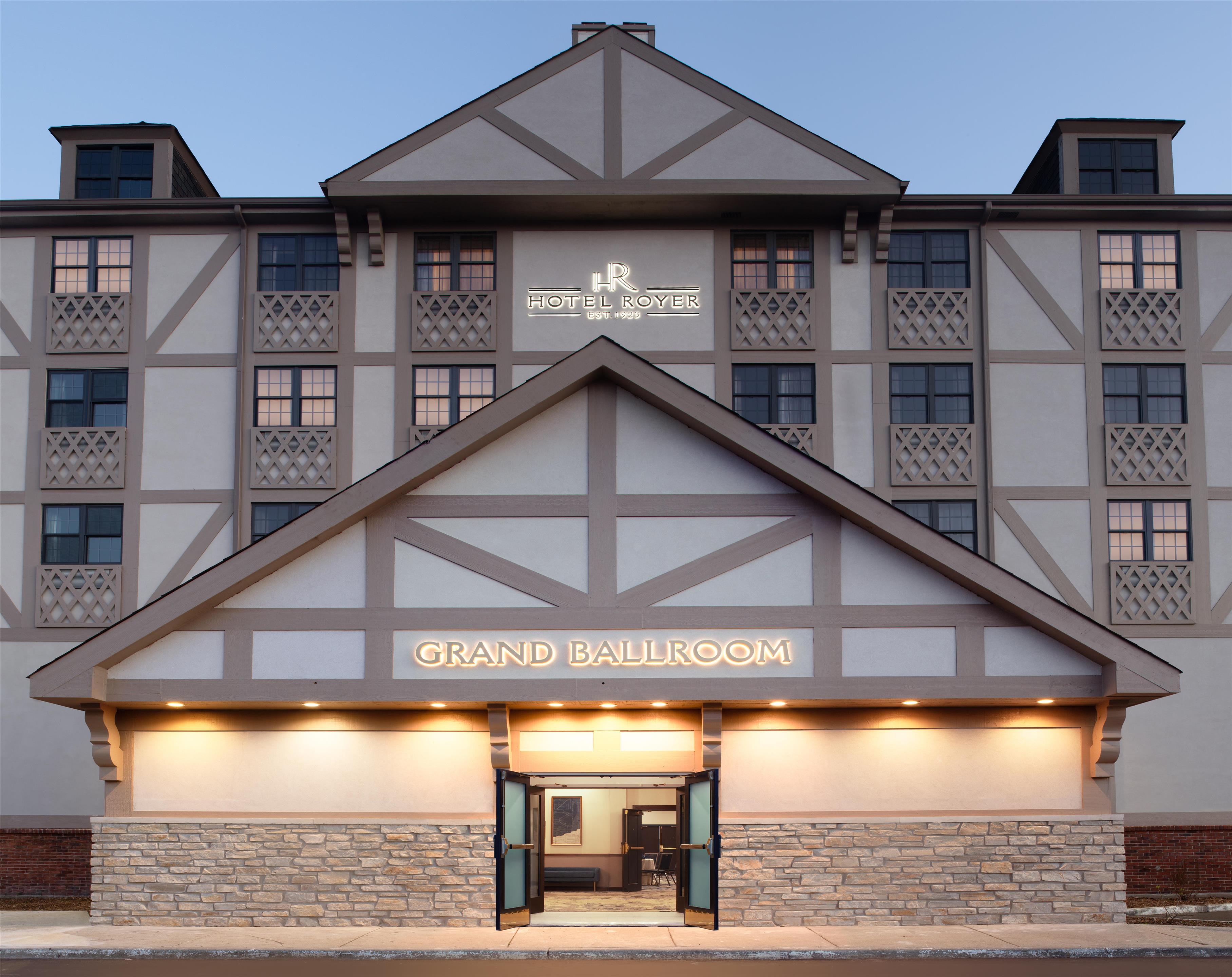 Exterior | Hotel Royer Urbana Champaign, Tapestry Collection by Hilton