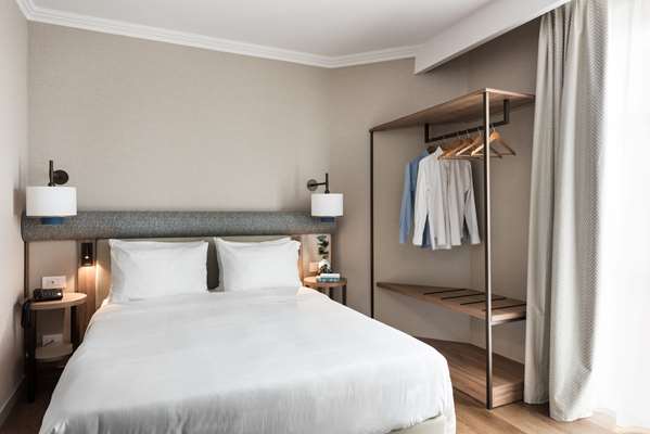 QUEEN GUEST ROOM