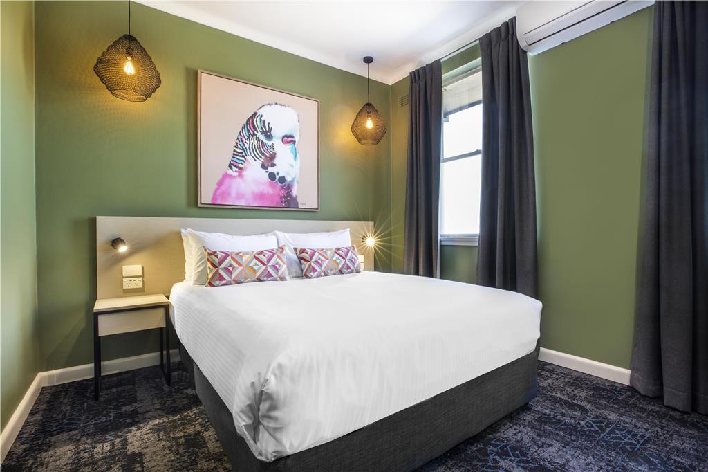 NIGHTCAP AT PRITCHARDS HOTEL-guestroom-Guest Room,On-Site.jpg