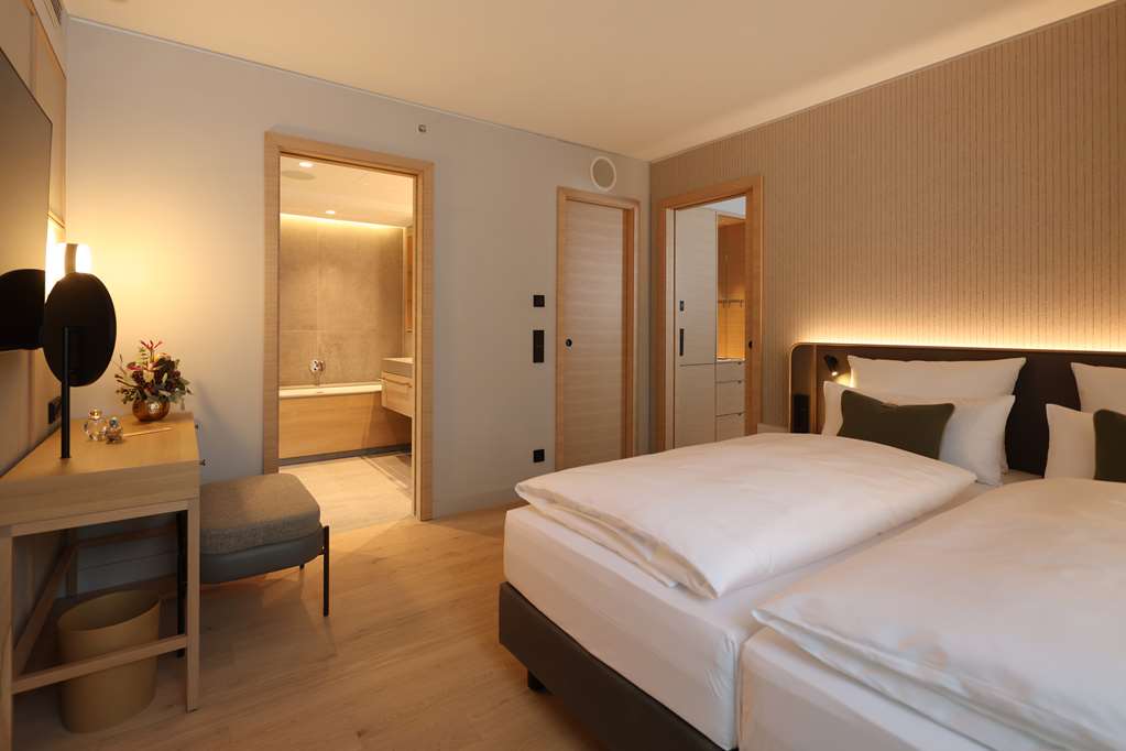 ATLANTIC HOTEL HEIDELBERG-guestroom-Guest Room,Suite,On-Site.jpg
