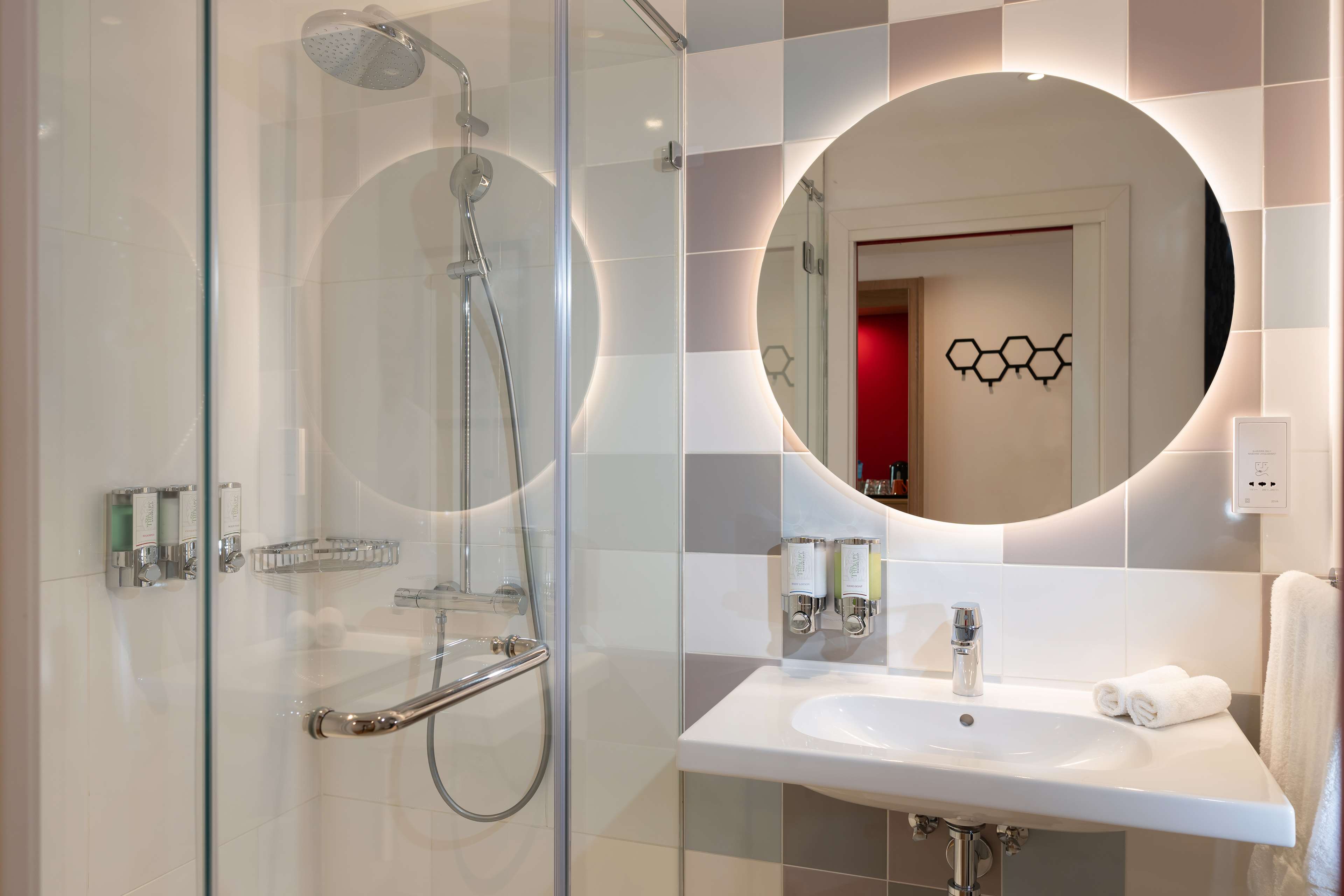 Hampton by Hilton Budapest City Centre Room Type - FAMILY CONNECTING ROOM