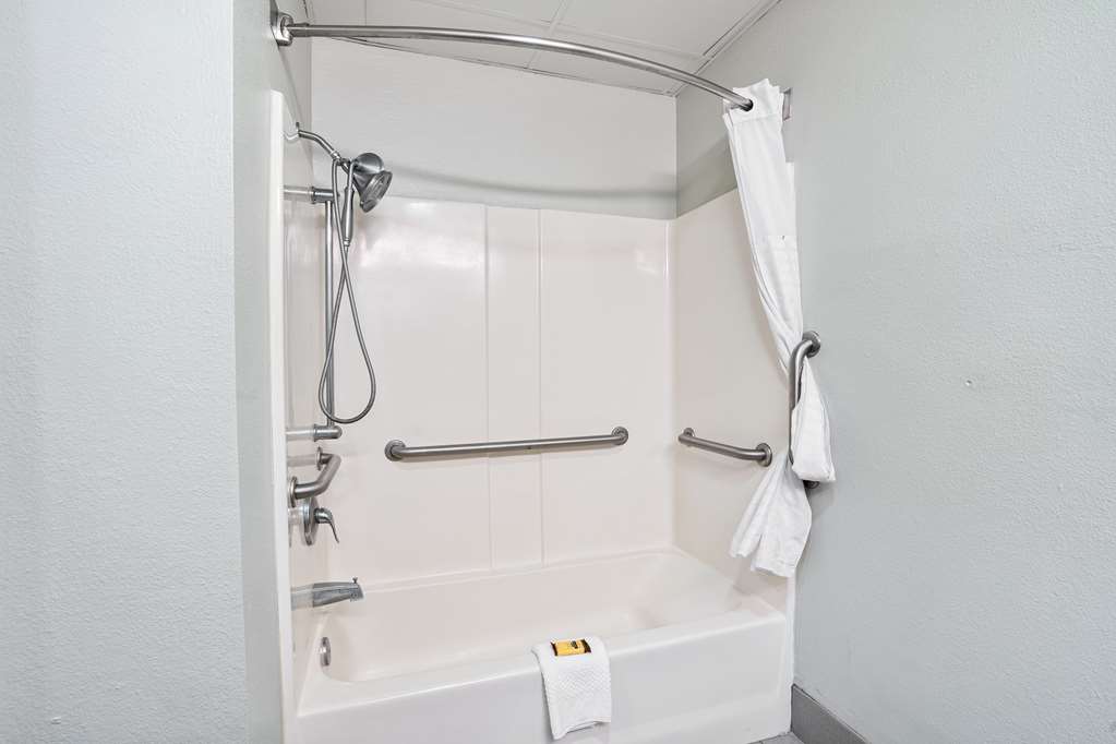 Blue Water Inn & Suites, BW Signature Collection-guestroom-Guest Room,Bathroom,On-Site.jpg