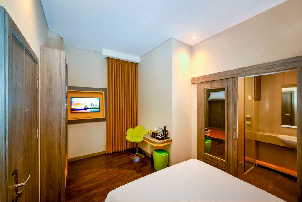 SUPER 8 SOLO, INDONESIA-guestroom-Guest Room,On-Site.jpg