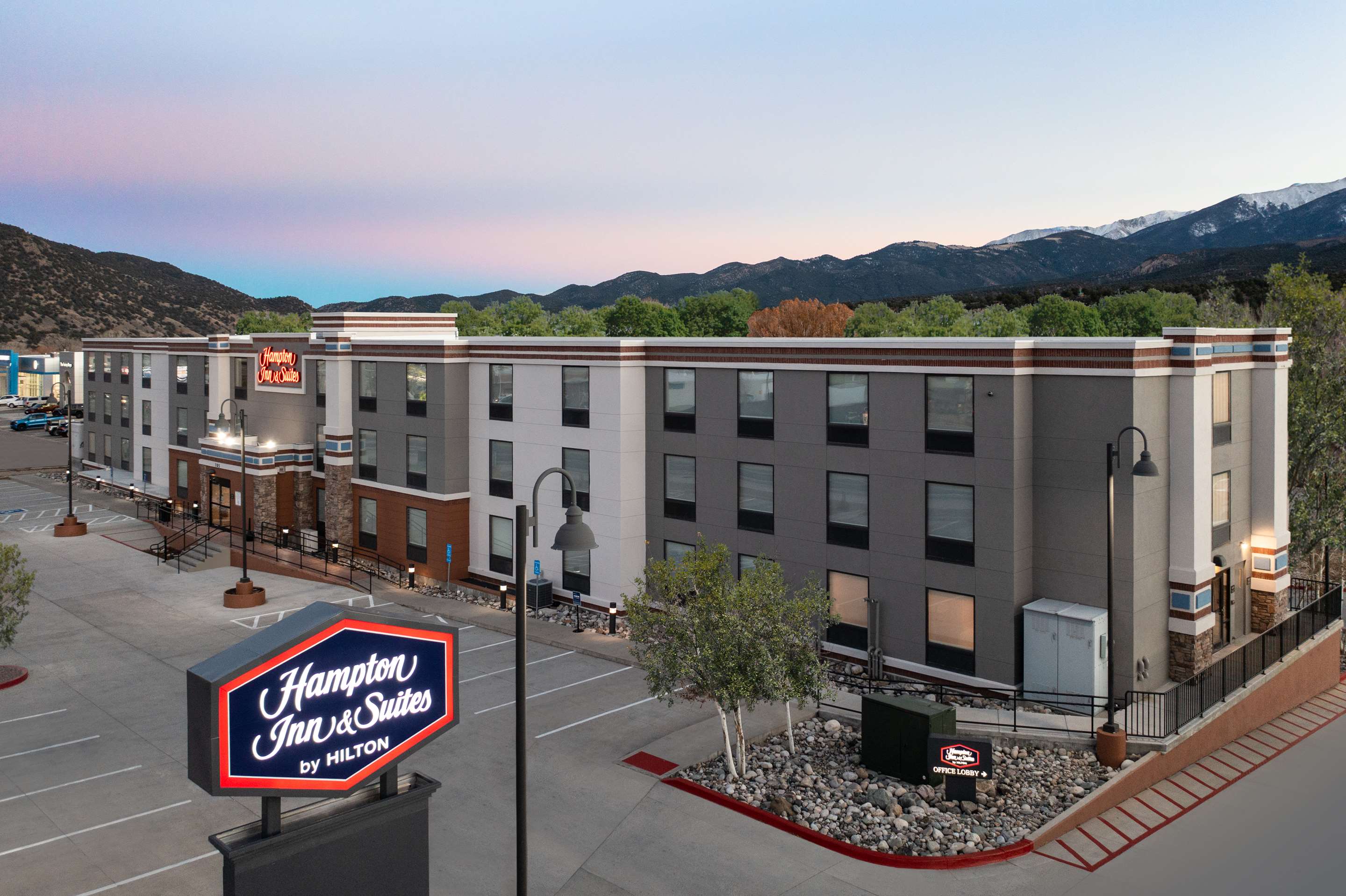 Exterior | Hampton Inn & Suites Salida