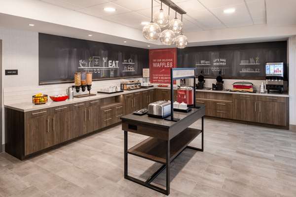 Amenities - Hampton Inn & Suites Salida