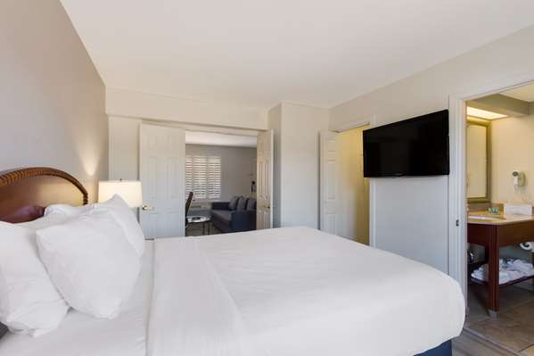 Suite - SureStay Plus Hotel by Best Western Tempe University