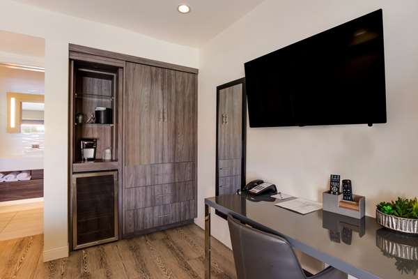 Suite - SureStay Plus Hotel by Best Western Tempe University