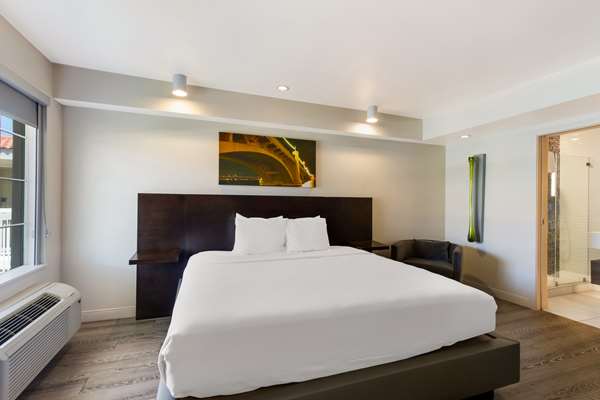 Suite - SureStay Plus Hotel by Best Western Tempe University