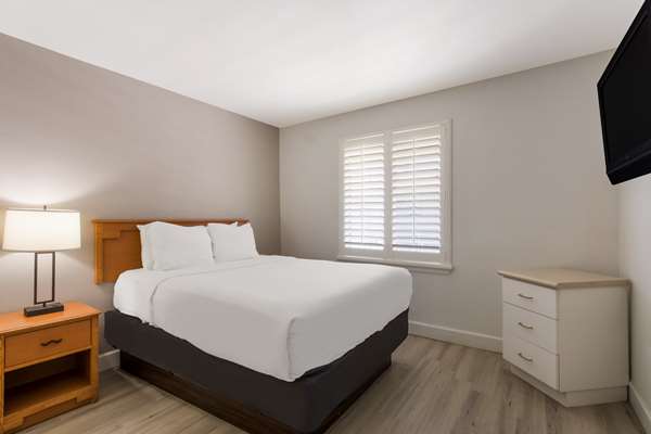 Suite - SureStay Plus Hotel by Best Western Tempe University