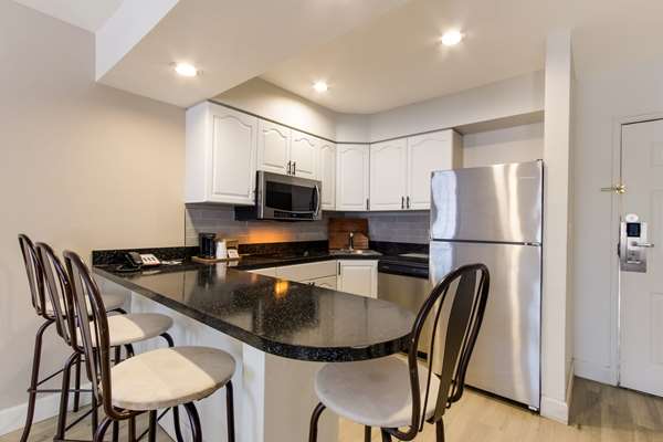 Suite - SureStay Plus Hotel by Best Western Tempe University