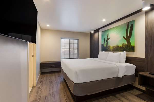 Suite - SureStay Plus Hotel by Best Western Tempe University