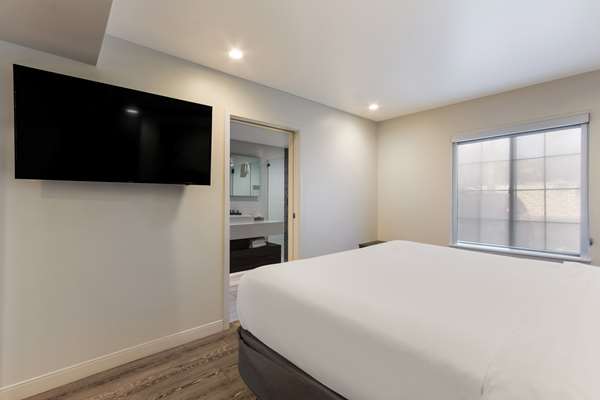 Suite - SureStay Plus Hotel by Best Western Tempe University