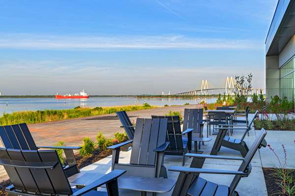  - Hyatt Regency Hotel Baytown - I-10, Exit 787